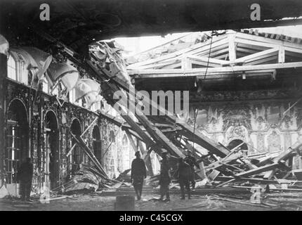 Détruit salle du trône à l'ancien palais des Tsars à Pouchkine, 1941 Banque D'Images