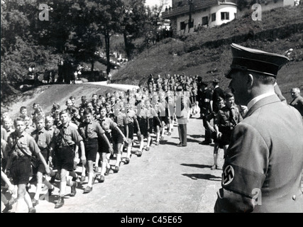 Hitler avec les jeunes sur l'Obersalzberg, 1936 Banque D'Images