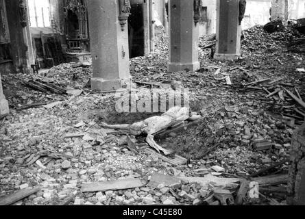 La destruction dans la Frauenkirche Banque D'Images