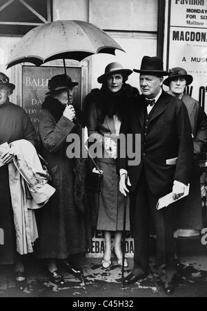 Winston Churchill et Clementine Churchill à Bournemouth, 1935 Banque D'Images