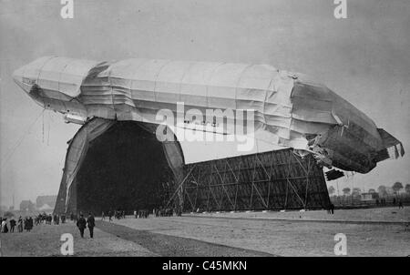 Épave du dirigeable Zeppelin Allemagne 'II' (LZ 8) à Düsseldorf, 1911 Banque D'Images