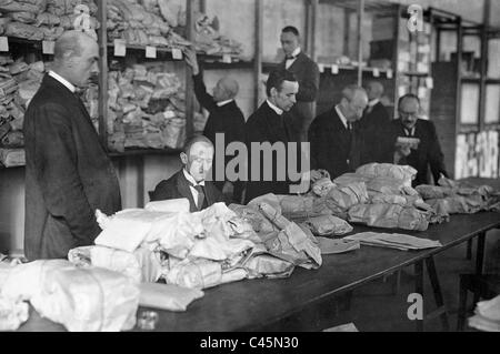 Les travailleurs électoraux au cours des élections du Reichstag, 1920 Banque D'Images