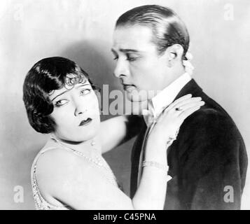 Gloria Swanson et Rudolph Valentino dans 'au-delà des pierres", 1922 Banque D'Images