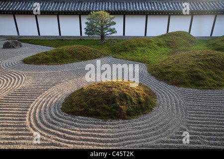 Hojo-Teien (Jardin de l'Abbé's Hall) composé de rock, de mousse et de gravier de temple Tofuku-ji, Kyoto, Japon. Banque D'Images