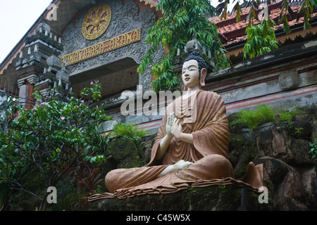 BRAHMA Vihara Arama est la seule île monastère bouddhiste situé près de Lovina, dans le nord de l'île - BALI, INDONÉSIE Banque D'Images