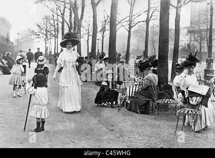 Avenue des Champs Elysées à Paris, 1908 Banque D'Images