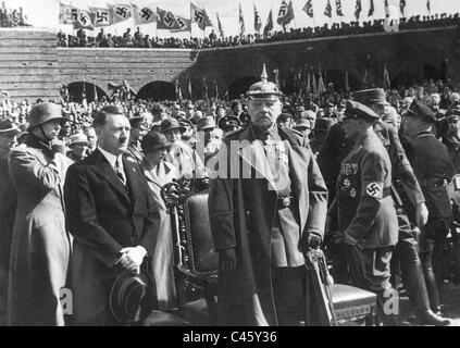 Adolf Hitler, Paul von Hindenburg et Hermann Goering à Tannenberg, 1933 Banque D'Images