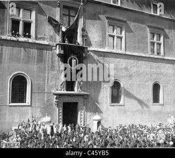 Benito Mussolini sur le balcon de la palais de Venise à Rome, 1937 Banque D'Images