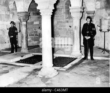 Corps de garde de la garde du corps SS Regiment "Adolf Hitler" dans la Cathédrale de Quedlinbourg, 1938 Banque D'Images