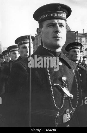 Les marins soviétiques pendant la parade pour l'anniversaire de la révolution d'octobre, 1940 Banque D'Images