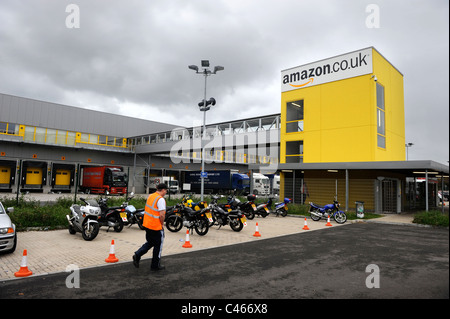 Vue générale du détaillant en ligne Amazon's Centre de distribution à Swansea, Pays de Galles du Sud Banque D'Images