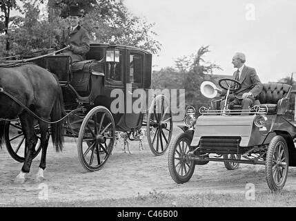 Henry Ford dans une vieille Ford automobile, 1933 Banque D'Images