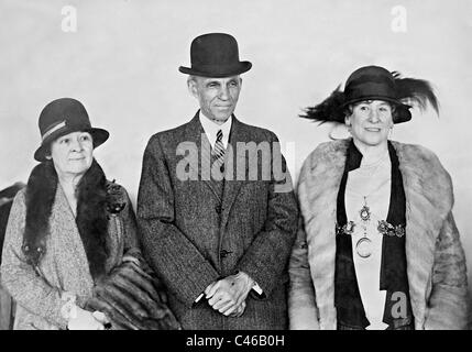 Henry Ford, sa femme Clara Bryant Ford et Marion Foster Welch, 1928 Banque D'Images