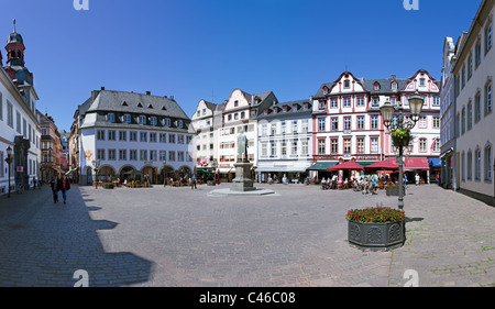 Panorama de la place des Jésuites (Jesuitenplatz) à Coblence. Banque D'Images