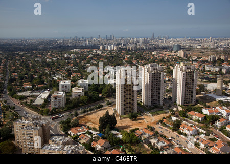 Photographie aérienne de la ville de Kiryat Ono dans la métropole Dan Banque D'Images