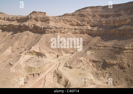 Photographie aérienne du cratère de Ramon dans le désert du Néguev Banque D'Images