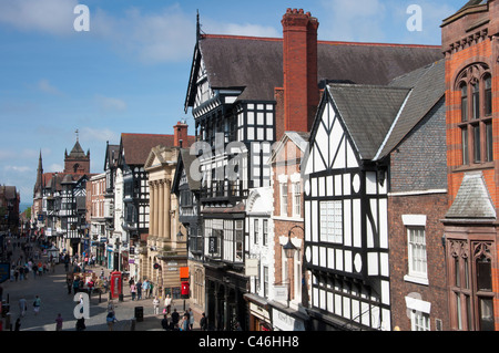 Chester city skyline, regardant vers le bas de la rue Eastgate. Cheshire. UK Banque D'Images