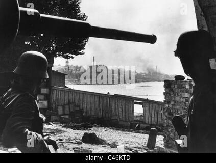 Seconde Guerre mondiale : les troupes de l'armée allemande du groupe d'avancement et les combats en Russie : Narva, Novgorod, Pskov, 1941 Banque D'Images