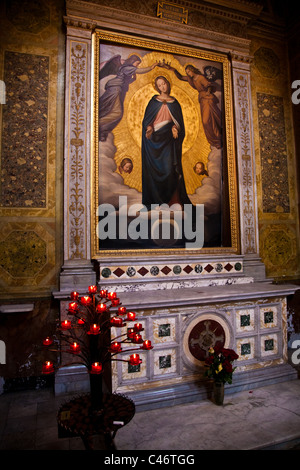 Art de l'église de la Trinita dei Monti à la place d'Espagne à Rome, Italie Banque D'Images