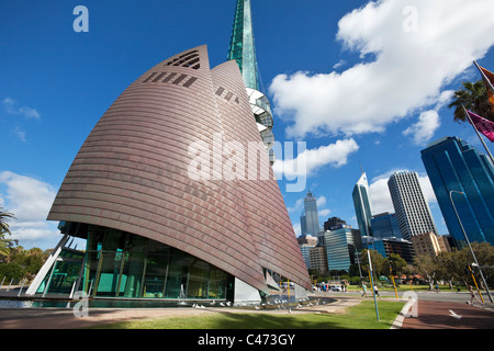 Swan Bell Tower et toits de la ville. Perth, Western Australia, Australia Banque D'Images