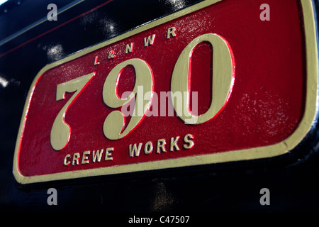 Plaque Nom du LNWR n° 790 locomotive à Hardwicke le National Railway Museum à York Banque D'Images