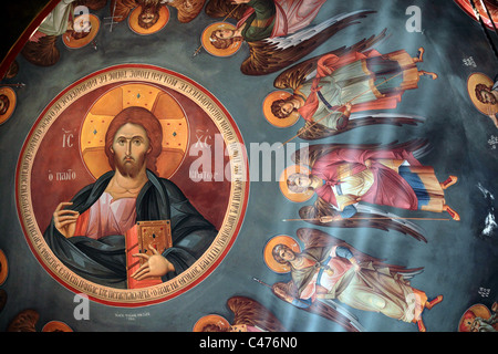 Peinture orthodoxe avec des rayons de lumière dans une église à Kefalos Kos Grèce Banque D'Images