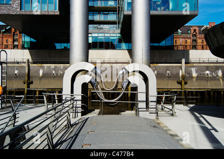 Sandtorhafen, Hafencity Hamburg. Les détails techniques de l'atterrissage d'mobiliers, ponton Banque D'Images