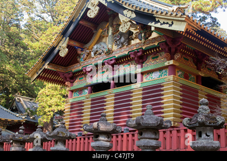 Sanjinko entrepôt sacré, avec l'éléphant imaginaire créé par Tanyu Kano, au Tosho-gu Temple, Nikko, Préfecture Tochigi, au Japon. Banque D'Images