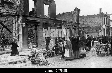 Jour de marché dans la ville de démoli Ortelsburg (Będzin), 1914 Banque D'Images