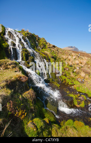 Vieil homme de Storr, Cascade, Trotternish, Skye, région des Highlands, Ecosse Banque D'Images