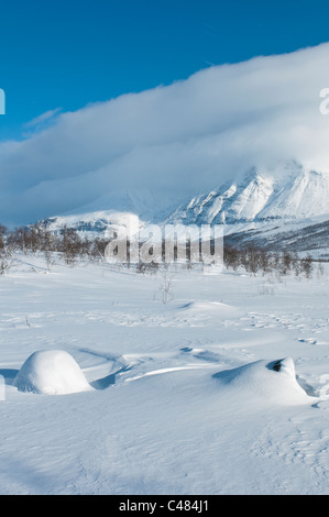 Wolkenverhuellten Akkamassiv Blick zum Nationalpark Sjoefallet, Stora, Norrbotten, Laponie, Schweden Banque D'Images