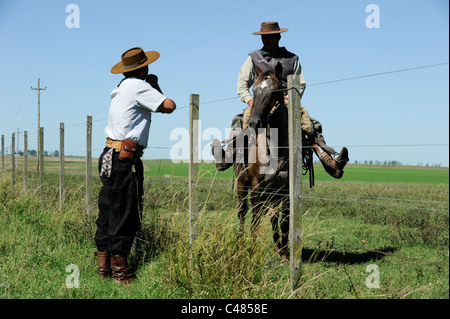 L'agriculture de l'Uruguay et de l'élevage de chevaux et Gauchos , avec des moutons mérinos sur bovins grasslands Banque D'Images