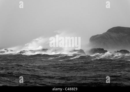 Une mer agitée à Fionnphort scène sur l'île de Mull Banque D'Images