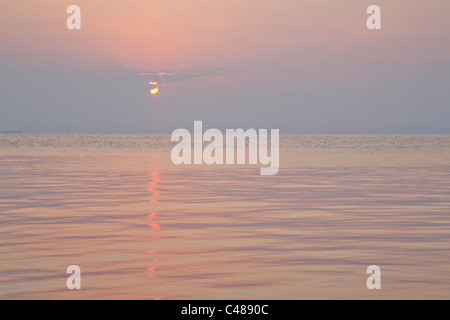 Le coucher du soleil, Milina, le sud de la péninsule Pilion, Grèce Banque D'Images