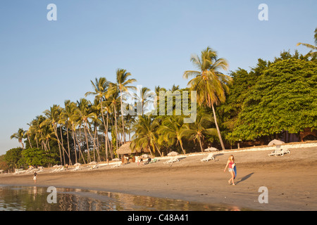 Playa Tamarindo Beach. Tamarindo, Péninsule de Nicoya, Costa Rica Banque D'Images