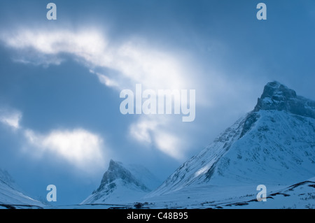 Lichtstimmung Reaiddavaggi Stuor im Tal mit dem Gipfel Nallo, Kebnekaisefjaell, Norrbotten, Laponie, Schweden Banque D'Images