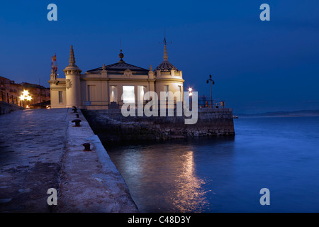 Santander bord de mer par nuit. Cantabrie, Espagne Banque D'Images