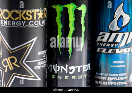 Un mélange os RockStar, Monster, AMP et Red Bull boisson énergétique. Banque D'Images