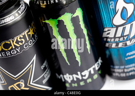 Un mélange os RockStar, Monster, AMP et Red Bull boisson énergétique. Banque D'Images