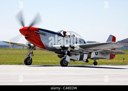 North American P51D Mustang 'nez rouge', Mid Atlantic Air Museum airshow 2011, Reading, PA Banque D'Images