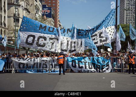 Un mars pour célébrer la mémoire des disparus en Argentine Banque D'Images