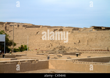 Huaca Pucllana ruines pré-Inca dans le quartier Miraflores de Lima, Pérou. Banque D'Images