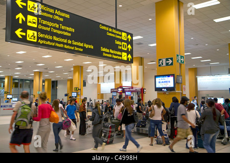 Hall des arrivées de l'aéroport international Jorge Chavez de Callao, Pérou. Banque D'Images