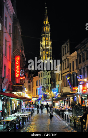 Restaurants Ouvert Grand Place/Grote Markt, à Bruxelles la nuit Banque D'Images