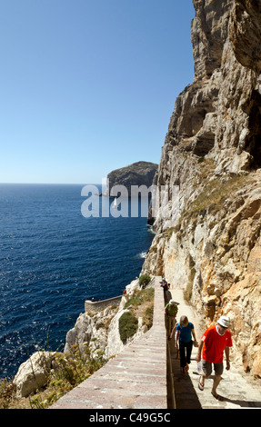 Étapes pour Neptune's Cabirol grottes, Alghero, Sardaigne, Italie Banque D'Images