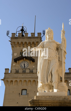 Le Palazzo Pubblico sur la Piazza della Liberta à San Marino Banque D'Images