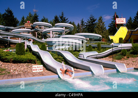 Toboggan au parc aquatique Cultus Lake, près de Chilliwack, C.-B. Fraser Valley, British Columbia, Canada Banque D'Images