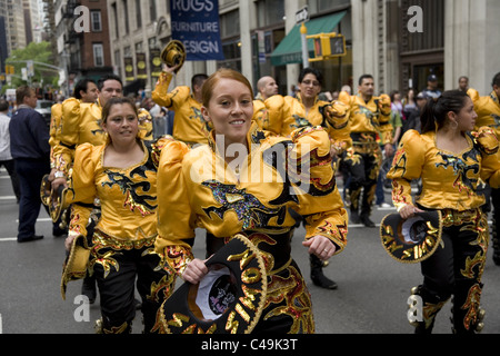 Anuual New York City Parade de danse le long de Broadway à New York City. Banque D'Images