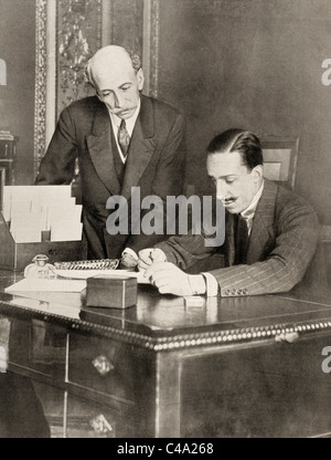 Alfonso XIII de Borbón, 1886 – 1941. Roi d'Espagne de sa naissance jusqu'à la proclamation de la deuxième République en 1931. Vu ici avec Eduardo Dato Iradier, Presidente del Consejo. Banque D'Images