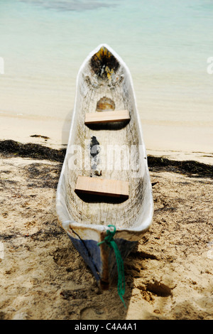 Une photo en gros plan d'un bateau creusé, la forme la plus courante de transport utilisé par le peuple Kuna indigènes, San Blas, Panama Banque D'Images